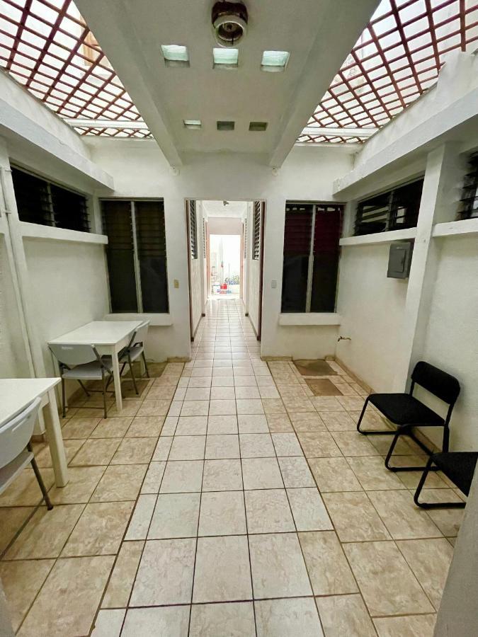 Hostal Inn 1 فلوريس المظهر الخارجي الصورة
