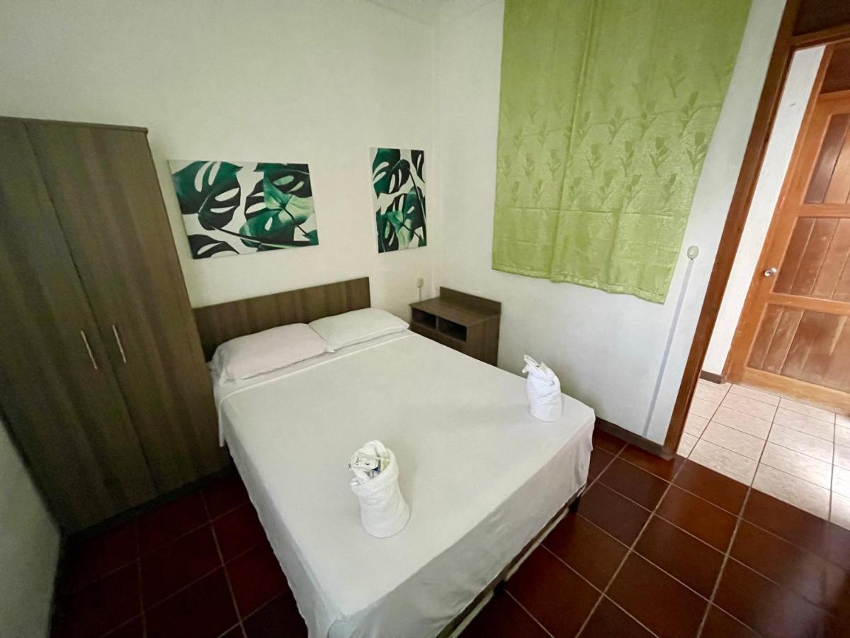 Hostal Inn 1 فلوريس المظهر الخارجي الصورة