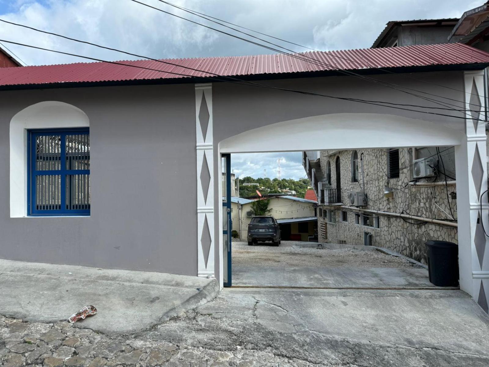 Hostal Inn 1 فلوريس المظهر الخارجي الصورة