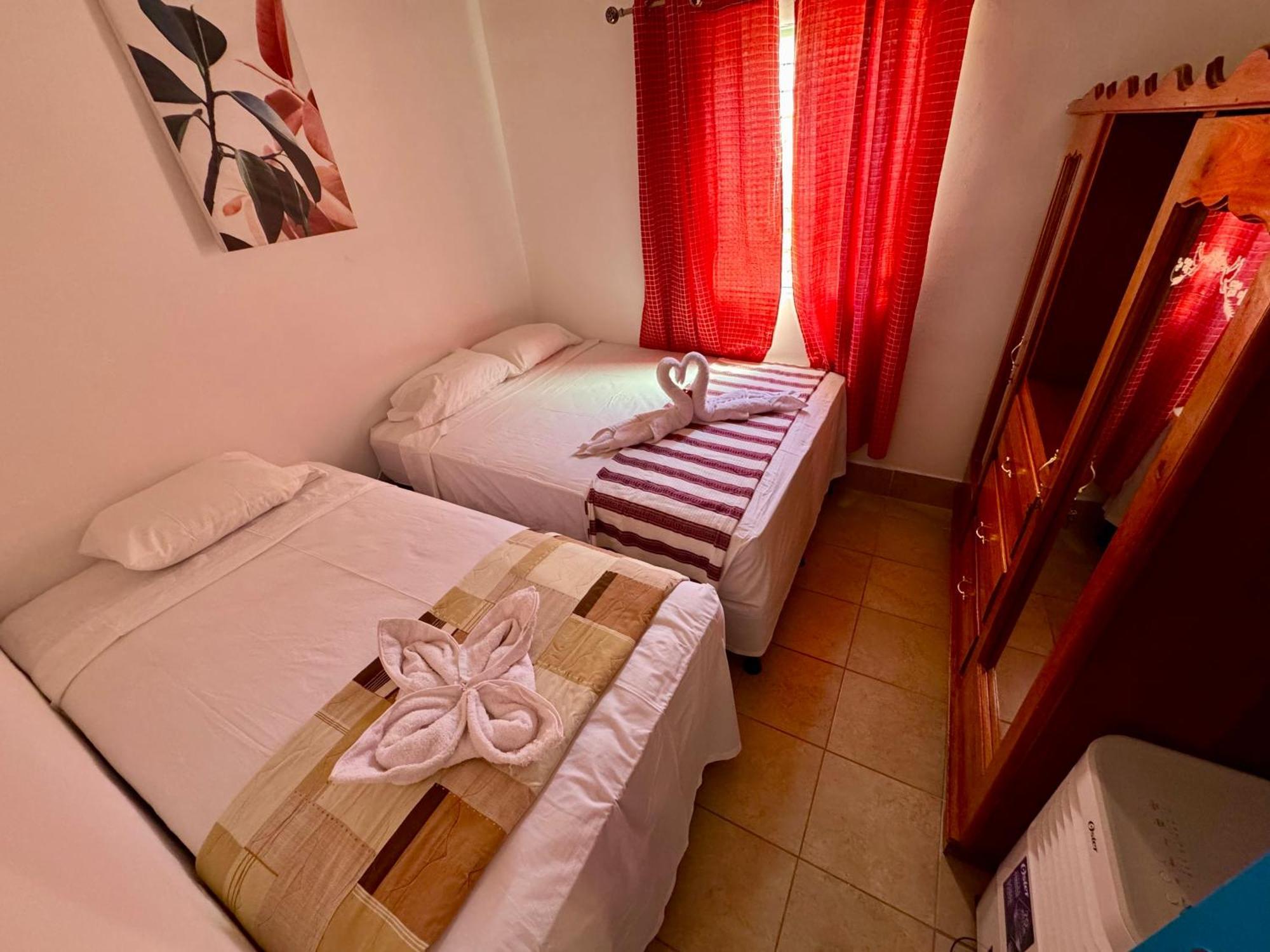 Hostal Inn 1 فلوريس المظهر الخارجي الصورة