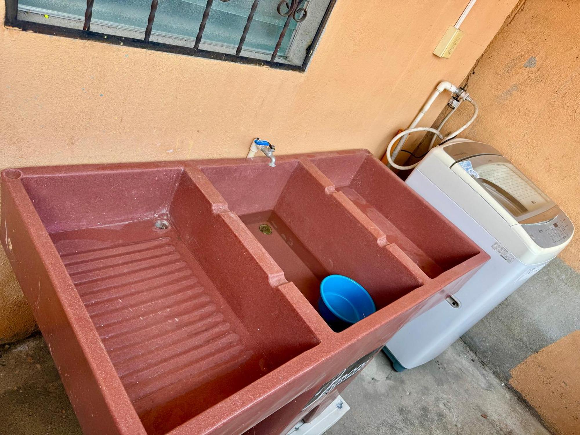 Hostal Inn 1 فلوريس المظهر الخارجي الصورة