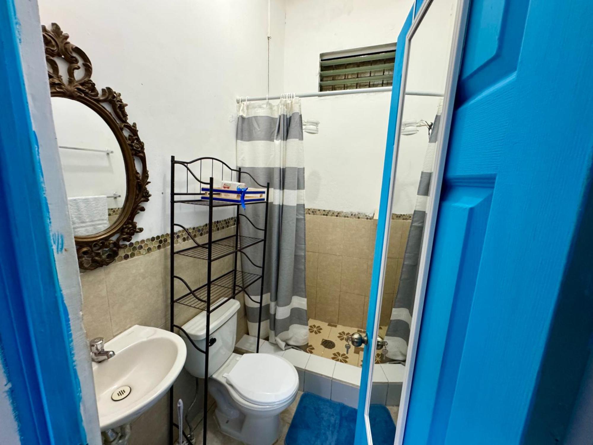 Hostal Inn 1 فلوريس المظهر الخارجي الصورة